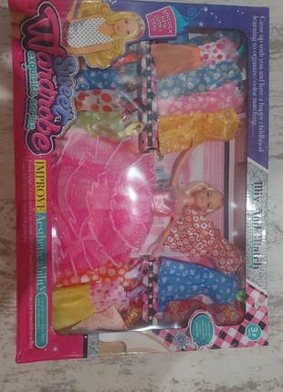 Poupée mannequin avec accessoires, marke: Poupée, zustand: Neu, größe: Einheitsgröße, 17,90 €, 19,50 € inklusive Vinted-Käuferschutz