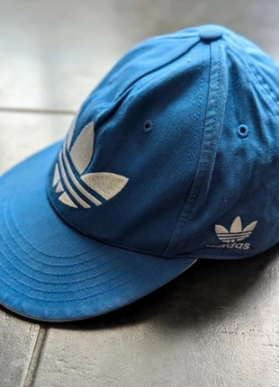 The vintage embroidered Adidas cap, brand: adidas, condizioni: Ottime, taglia: S, €18.00, €19.60 include la Protezione acquisti Pro
