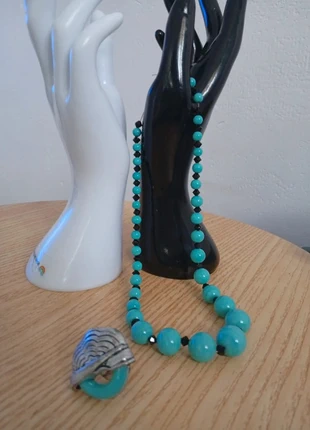 Ensemble collier à perles et grosse bague acier fantaisie ancienne, état: Bon état, 8,00 €, 9,10 € Protection acheteurs (Pro) incluse