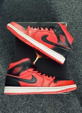 Nike Jordan 1 Mid 41 Rosso, marke: Jordan, zustand: Sehr gut, größe: 41, 55,00 €, 58,45 € inklusive Vinted-Käuferschutz
