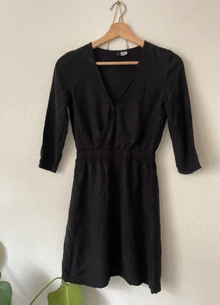 Schönes schwarzes Kleid | H&M, brand: H&M, condizioni: Nuovo senza cartellino, taglia: XS / IT 38 / EU 34, €10.00, €11.20 include la Protezione acquisti