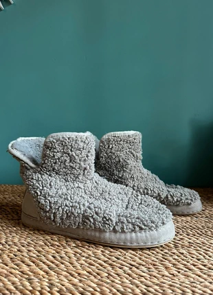 Gezellige pantoffels, marque: thuis, état: Très bon état, taille: 40, 5,00 €, 5,95 € Protection acheteurs incluse