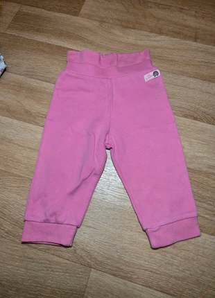 Schicke hose, merk: Topolino, staat: Goed, maat: 6-9 maanden / 68 cm, € 1,30, € 2,07 inclusief Kopersbescherming