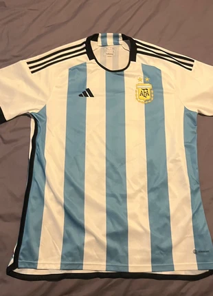 Maillot de l’équipe nationale d’Argentine 2018 Football – Version domicile, marque: adidas, état: Très bon état, taille: XL, 15,00 €, 16,45 € Protection acheteurs incluse