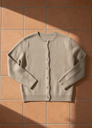 Gilet beige 100% laine boutonné – taille M – cosy chic hiver, marque: Isoldea, état: Très bon état, taille: M / 38 / 10, 44,99 €, 47,94 € Protection acheteurs (Pro) incluse