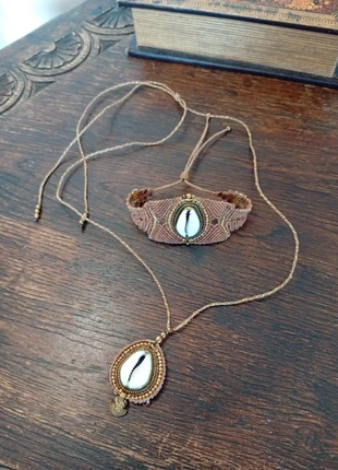 Parure sautoir et bracelet manchette macramé coquillages, marque: Fabrication Artisanale, état: Très bon état, 2,00 €, 2,80 € Protection acheteurs incluse