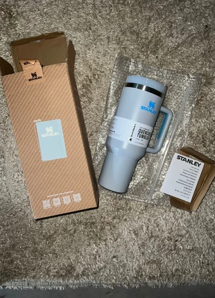 Gourde isotherme Stanley gris et bleu - Taille 1.18L, marque: Stanley, état: Neuf avec étiquette, 25,00 €, 26,95 € Protection acheteurs incluse