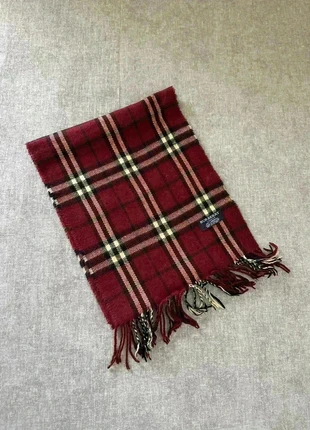 Écharpe Burberry bordeaux, marke: Burberry, zustand: Sehr gut, 45,00 €, 47,95 € beinhaltet Vinted-Käuferschutz Pro