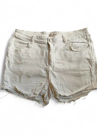 Short en jean blanc Pimkie T.42 – coupe droite à bords effilochés, brand: Pimkie, condition: Very good, size: XL / 42 / 14, €5.00, €5.95 includes Buyer Protection Pro