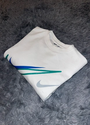 Sweat Nike blanc multi-Swoosh colorés – Unisexe, coupe classique, marque: Nike, état: Bon état, taille: S, 14,99 €, 16,44 € Protection acheteurs incluse