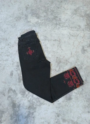 pantalon desigual skinny noir brodé rouge taille 34 neuf étiquette, marque: Desigual, état: Neuf avec étiquette, taille: XS / 34 / 6, 45,00 €, 47,95 € Protection acheteurs (Pro) incluse