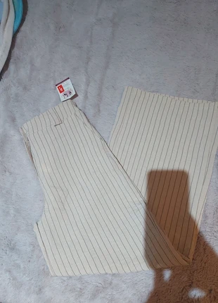 Pantalón de raya diplomática talla S M mujer, merk: Local, staat: Nieuw met prijskaartje, maat: M / 38 / 10, € 6,00, € 7,00 inclusief Kopersbescherming