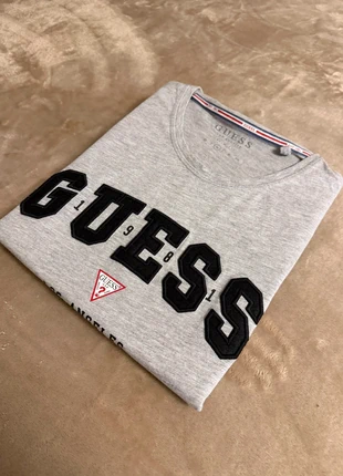 Tee-shirt Guess Gris Homme Taille M, marke: GUESS, zustand: Sehr gut, größe: M, 15,00 €, 16,45 € inklusive Vinted-Käuferschutz