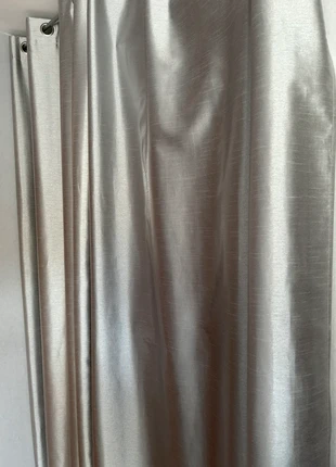 Une paire de rideau 140x240 gris clair, marque: aucune, état: Très bon état, taille: 200 cm - 249 cm, 12,00 €, 13,30 € Protection acheteurs incluse