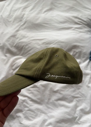 Jacquemus pet, merk: Jacquemus, staat: Heel goed, maat: Universele maat, € 75,00, € 79,45 inclusief Kopersbescherming