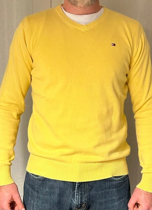 Pull jaune Tommy Hilfiger| col V l Très bon état l taille S, brand: Tommy Hilfiger, condition: Very good, size: S, €22.00, €23.80 includes Buyer Protection