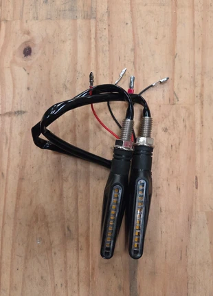 Clignotants à défilement, marque: moto, état: Neuf avec étiquette, 10,00 €, 11,20 € Protection acheteurs incluse