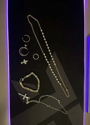 se vende pack de joyeria suelta, marque: Rare, état: Très bon état, 12,00 €, 13,30 € Protection acheteurs incluse