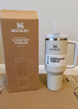 Stanley Cup 40 oz Quencher Tumbler Dune Soft Matte boîte d'origine, marque: Stanley, état: Neuf avec étiquette, 35,00 €, 37,45 € Protection acheteurs incluse