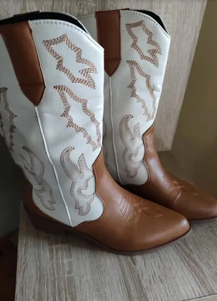 Two-tone leather brown and white cowboy boots, marca: Vintage Dressing, estado: Muito bom, tamanho: 38, €82.00, €86.80 inclui Proteção do Comprador Pro