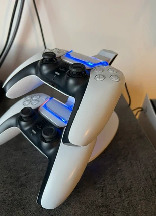 Station recharge manette PS5, marque: PlayStation, état: Très bon état, 15,00 €, 16,45 € Protection acheteurs incluse