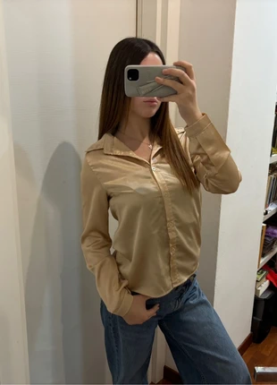Camicia di seta color albicocca chiaro., brand: Shein, condizioni: Ottime, taglia: S / IT 40 / EU 36, €3.00, €3.85 include la Protezione acquisti