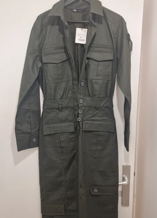 Robe longue kaki Zara – style utilitaire militaire, marque: Zara, état: Très bon état, taille: M / 38 / 10, 16,00 €, 17,50 € Protection acheteurs incluse