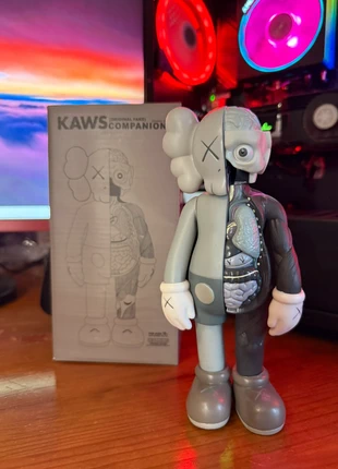 Anatomy Kaws, marque: Kaws, état: Neuf avec étiquette, taille: Taille unique, 35,00 €, 37,45 € Protection acheteurs incluse