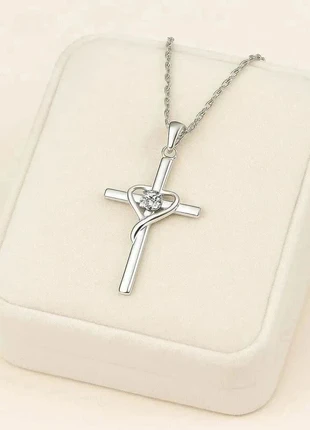Chaine-Collier-Pendentif Croix Argentée avec Cœur & Pierre Brillante (Croix 18), brand: Croix, condition: Very good, €8.97, €10.12 includes Buyer Protection