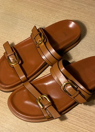 Chic Zara leather crossover sandals, brand: Zara, condizioni: Ottime, taglia: 36, €10.00, €11.20 include la Protezione acquisti
