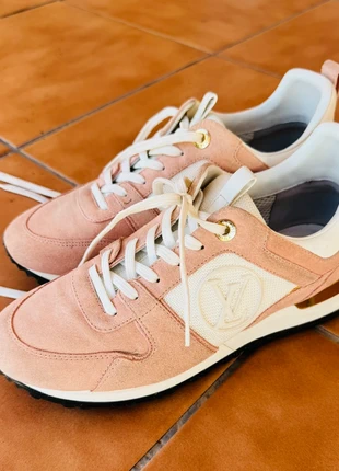 Louis Vuitton Run Away Sneaker – Rose & Blanc (Suede & Mesh), marque: Louis Vuitton, état: Très bon état, taille: 39, 349,00 €, 367,15 € Protection acheteurs incluse