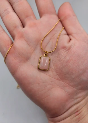 Stainless steel roze smaragd ketting, merk: Boutiek, staat: Nieuw zonder prijskaartje, € 5,95, € 6,95 inclusief Kopersbescherming Pro