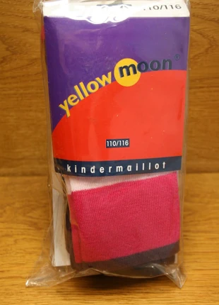 Maillot Yellow moon 110-116 aubergine stripe, merk: Yellow, staat: Nieuw met prijskaartje, maat: 5 jaar / 110 cm, € 3,00, € 3,85 inclusief Kopersbescherming Pro