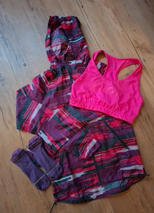 Hardloopset Asics met hardloopsokken, merk: Asics, staat: Heel goed, € 15,00, € 16,45 inclusief Kopersbescherming