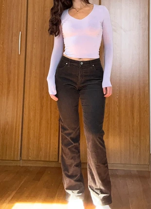 pantalon giorgio armani curdoroy velours marron L 40 jambe évasée taille haute, marke: Giorgio Armani, zustand: Sehr gut, größe: L / 40 / 12, 62,00 €, 65,80 € inklusive Vinted-Käuferschutz