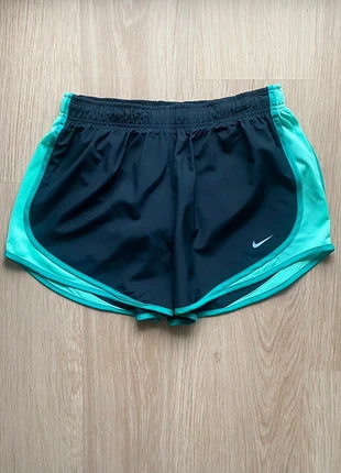 Short running Nike Noir dri-fit femme Taille L, marque: Nike, état: Neuf sans étiquette, taille: L / 40 / 12, 24,00 €, 25,90 € Protection acheteurs incluse