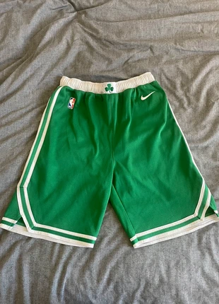 Short de basketball Nike Boston Celtics NBA officiel, brand: Nike, condition: Very good, size: S, €15.00, €16.45 includes Buyer Protection