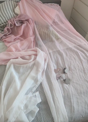 2 rideaux Alinea + 4 attaches rideaux, merk: Alinea, staat: Heel goed, maat: 200 cm - 249 cm, € 10,00, € 11,20 inclusief Kopersbescherming