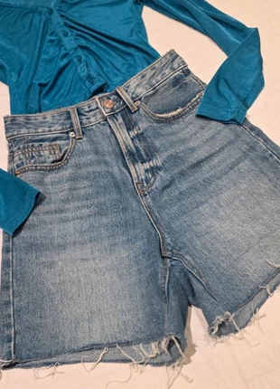 Shorts vaqueros Stradivarius talla 34, marca: Stradivarius, estado: Muito bom, tamanho: XS / 34 / 6, €4.00, €4.90 inclui Proteção do Comprador