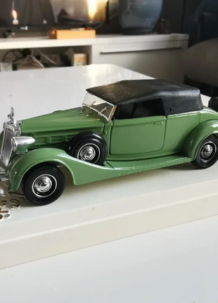 Packard super eight, merk: Solido, staat: Goed, maat: Universeel, € 9,00, € 10,15 inclusief Kopersbescherming