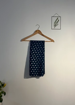 Foulard bleu marine détail argenté femme, marque: sans marque, état: Très bon état, 5,99 €, 6,99 € Protection acheteurs incluse
