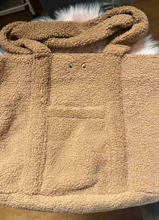 Sac fourre-tout en moumoute marron, marque: Kiabi, état: Bon état, 3,00 €, 3,85 € Protection acheteurs incluse