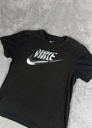 Nike Graphic Black T-Shirt| Size L, marca: Nike, estado: Muy bueno, tamaño: L, 10,00 €, 10,50 € Protección al comprador incluida
