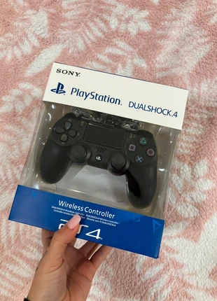 Manette PS4 neuve, marke: PlayStation, zustand: Neu, mit Etikett, 18,00 €, 19,60 € inklusive Vinted-Käuferschutz