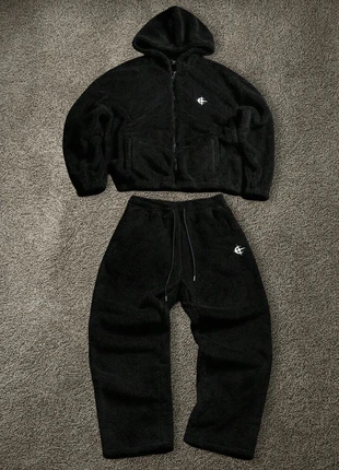 Survêtement noir « polaire » y2k style | Taille M, marke: y2k, zustand: Neu, größe: M, 79,99 €, 84,69 € inklusive Vinted-Käuferschutz