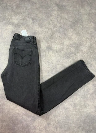 Jean Levis Coupe Demi Curve Noir Vintage Jean / Taille 36, marque: Levi's, état: Très bon état, taille: S / 36 / 8, 15,90 €, 17,40 € Protection acheteurs (Pro) incluse