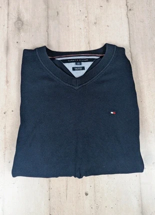 Pull Tommy Hilfiger bleu foncé | col V | taille S | logo brodé | très bon état, marque: Tommy Hilfiger, état: Très bon état, taille: S, 18,00 €, 19,60 € Protection acheteurs incluse