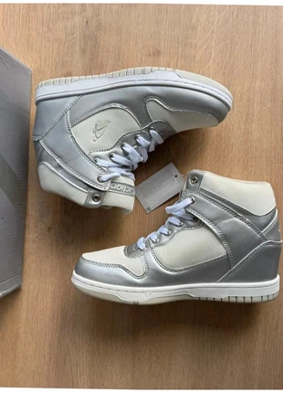 Chaussures montantes femme Action blanc et gris – Taille 39 – Neuf, marque: Action, état: Neuf sans étiquette, taille: 39, 14,00 €, 15,40 € Protection acheteurs incluse