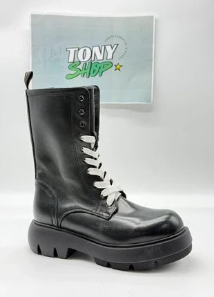 Archive Women’s Combat Boot – Black Leather, Side Zip, Chunky Sole, Made in Italy Size 37, brand: Vera Pelle, condizioni: Nuovo con cartellino, taglia: 37, €27.00, €29.05 include la Protezione acquisti