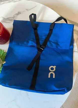 Zaino borsa sacca on running cloud, merk: On Running, staat: Nieuw met prijskaartje, € 29,90, € 32,10 inclusief Kopersbescherming